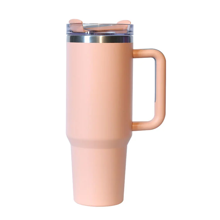 Ano ang pagkakaiba sa pagitan ng isang thermos at isang tumbler?